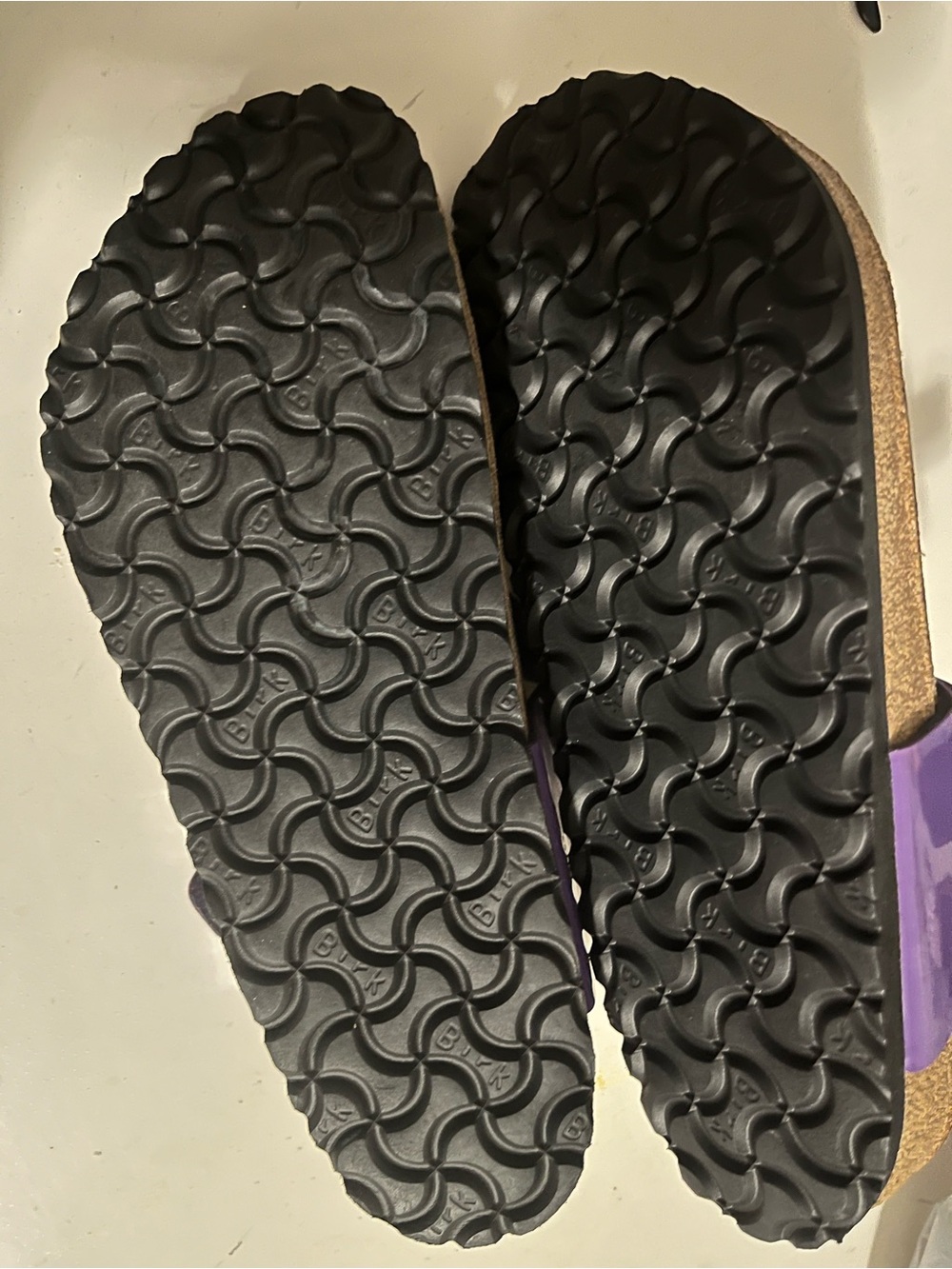 Birkenstock Gizeh Thong Sandals in Purple with Black Buckles - Picture 2 of 3